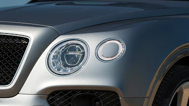 Bentley Bentayga V8 - Headlight