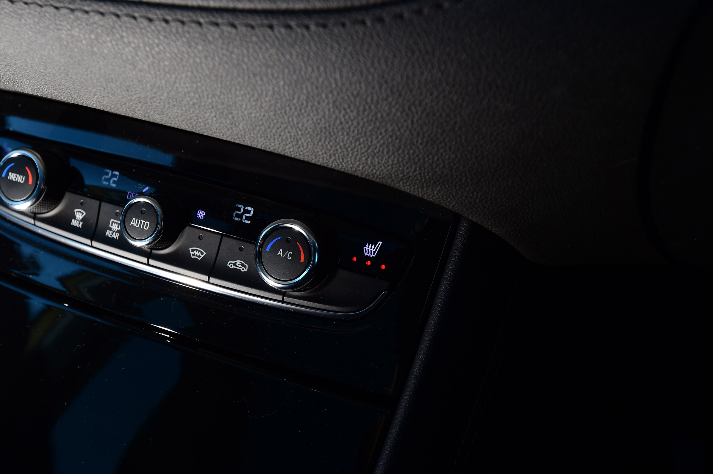 Vauxhall Grandland X - centre console controls