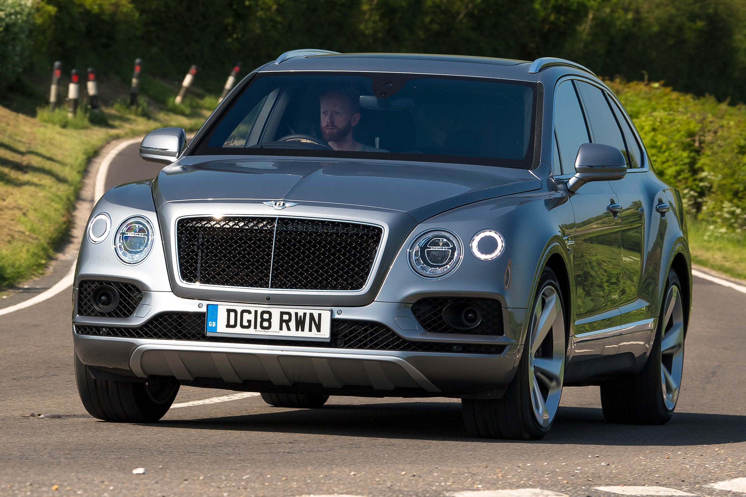 Bentley Bentayga V8 - Front Cornering