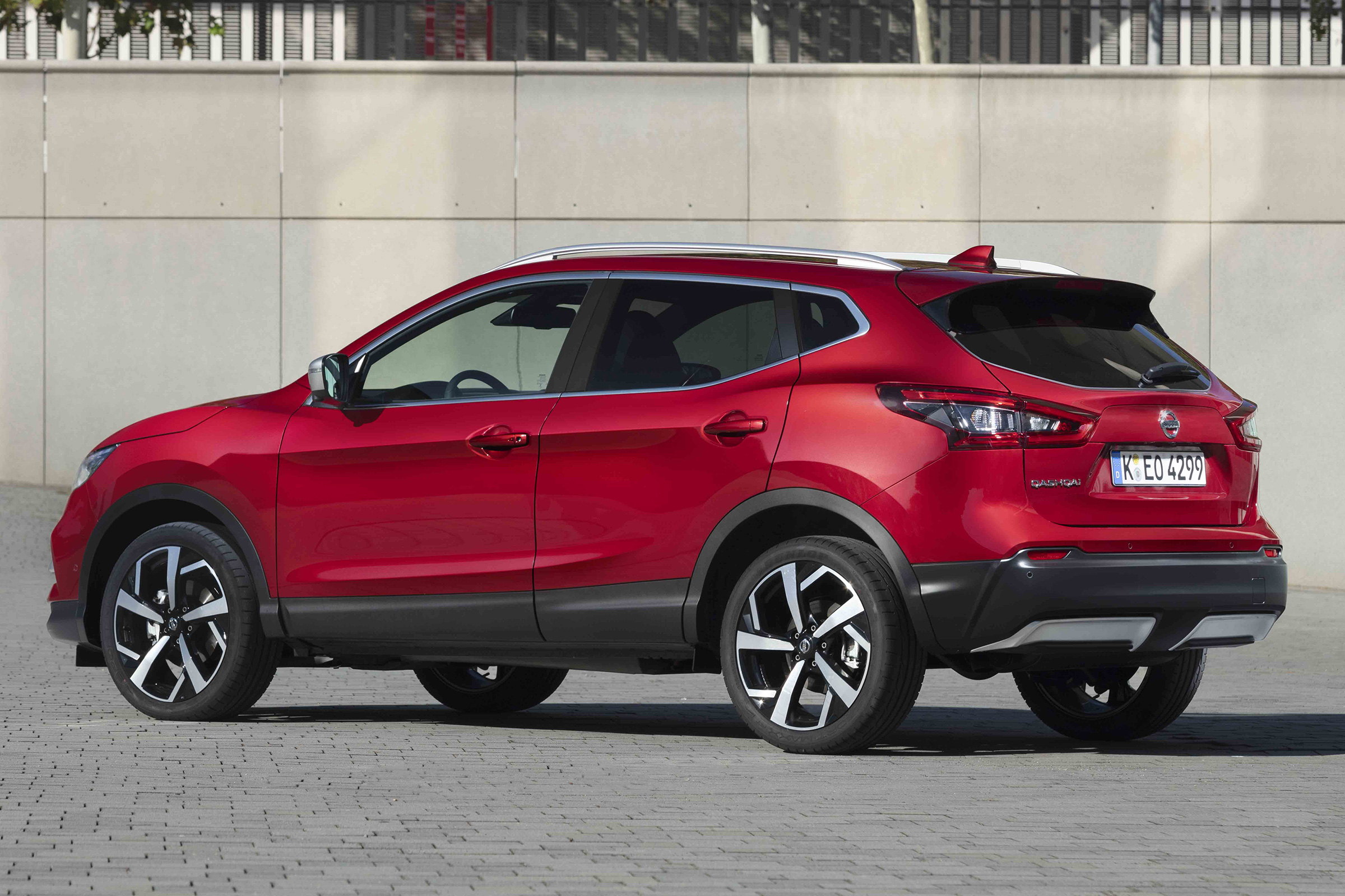 Nissan Qashqai -rear static