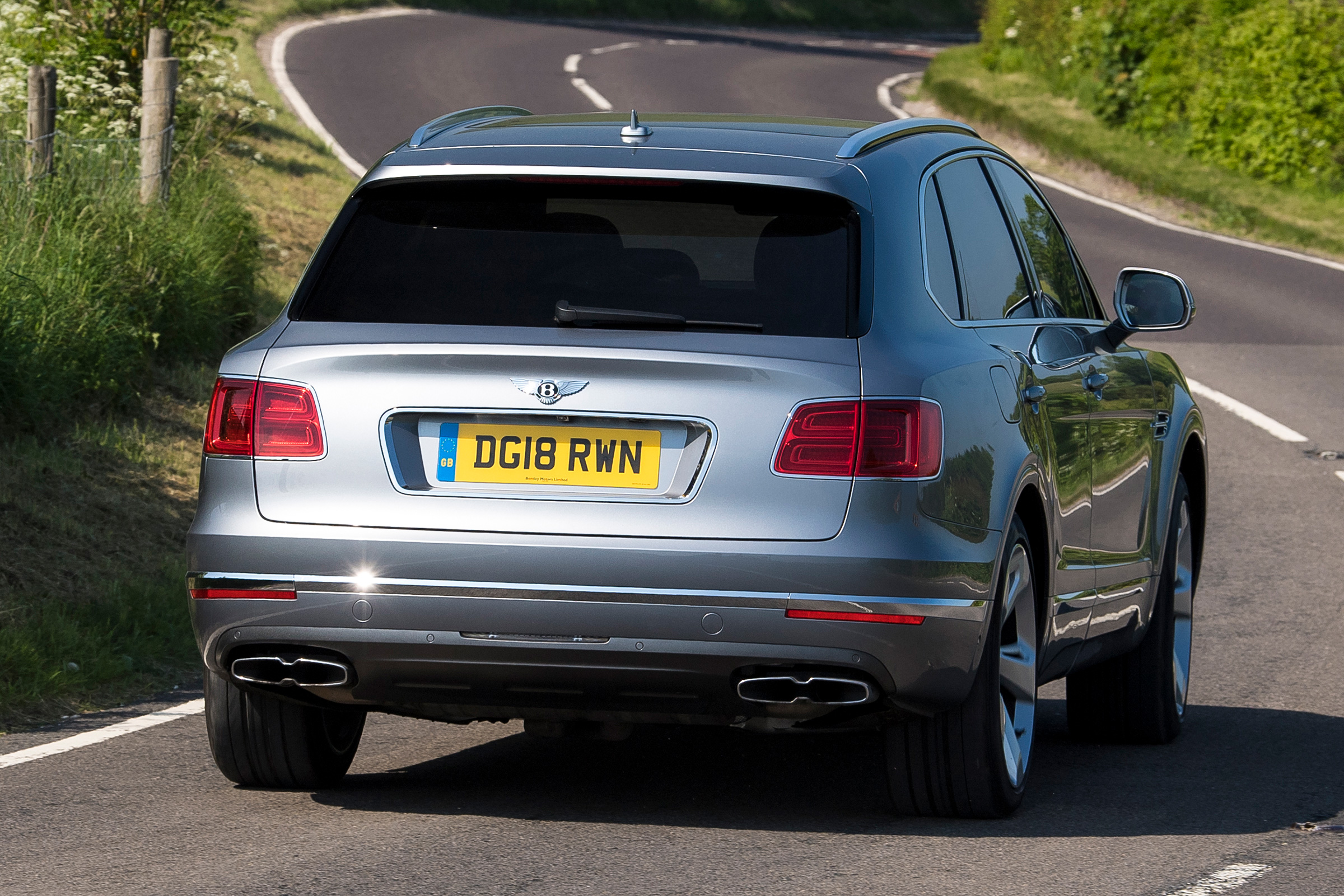 Bentley Bentayga V8 - Rear Cornering