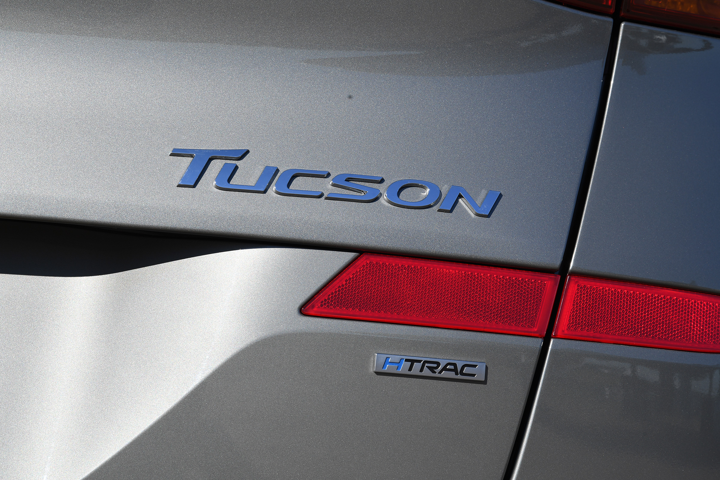 Hyundai Tucson 48v - badge