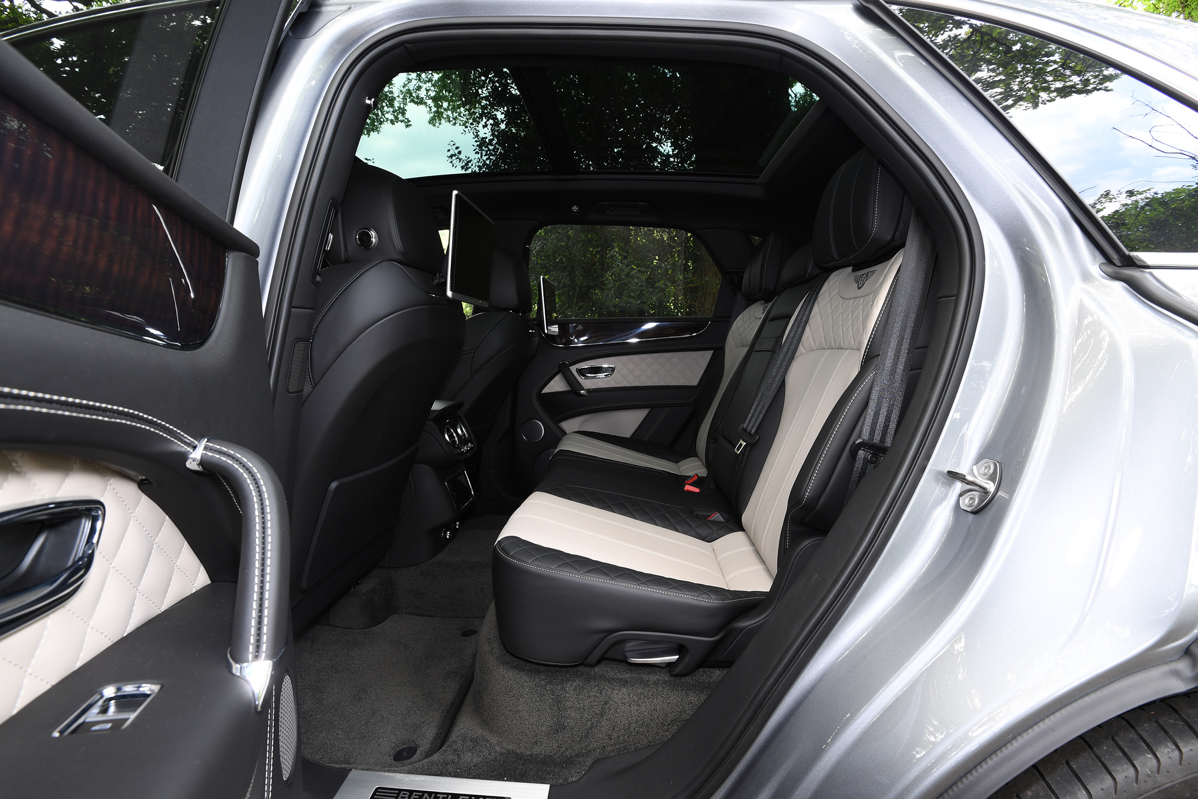Bentley Bentayga V8 - Rear Seats