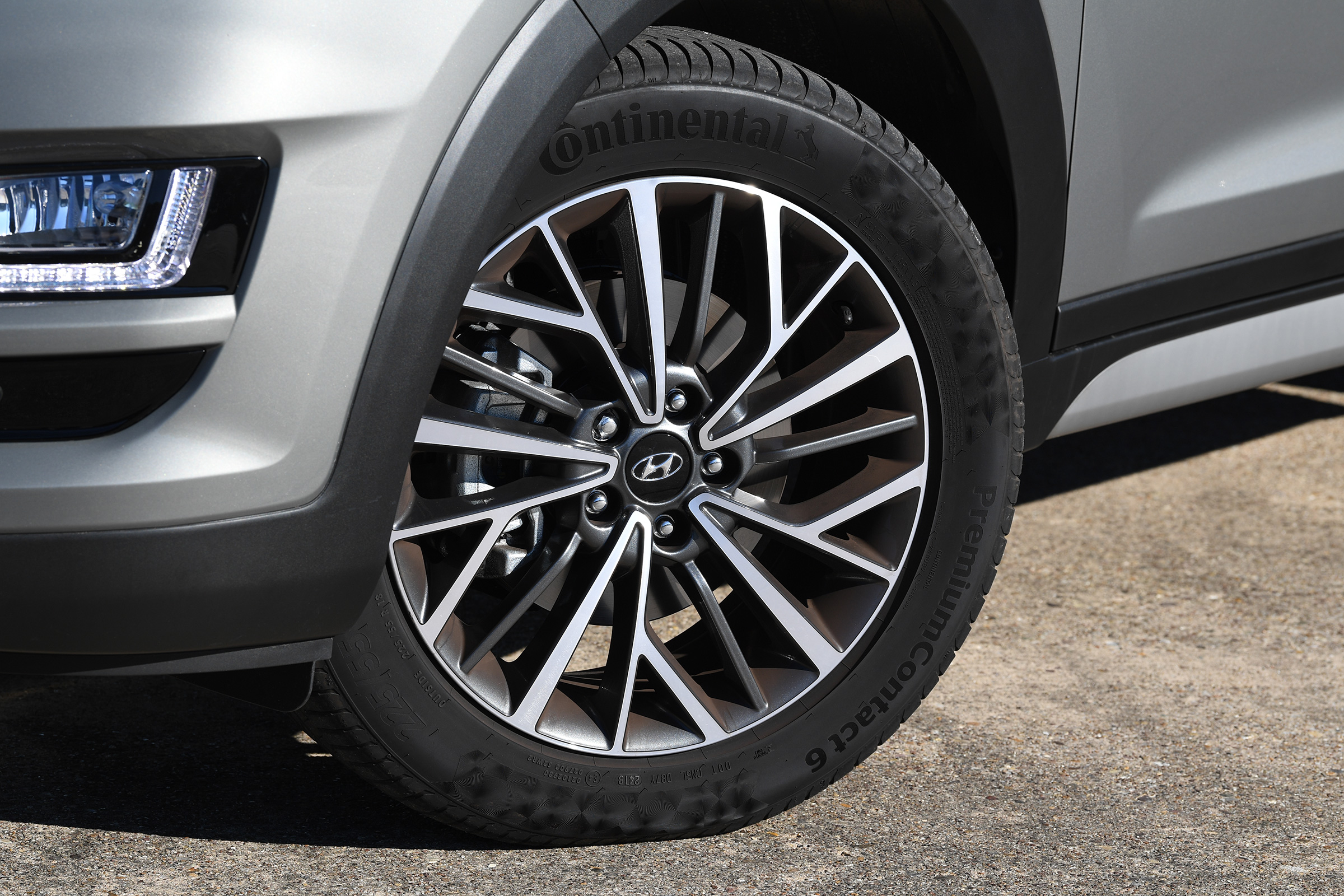 Hyundai Tucson 48v - wheel
