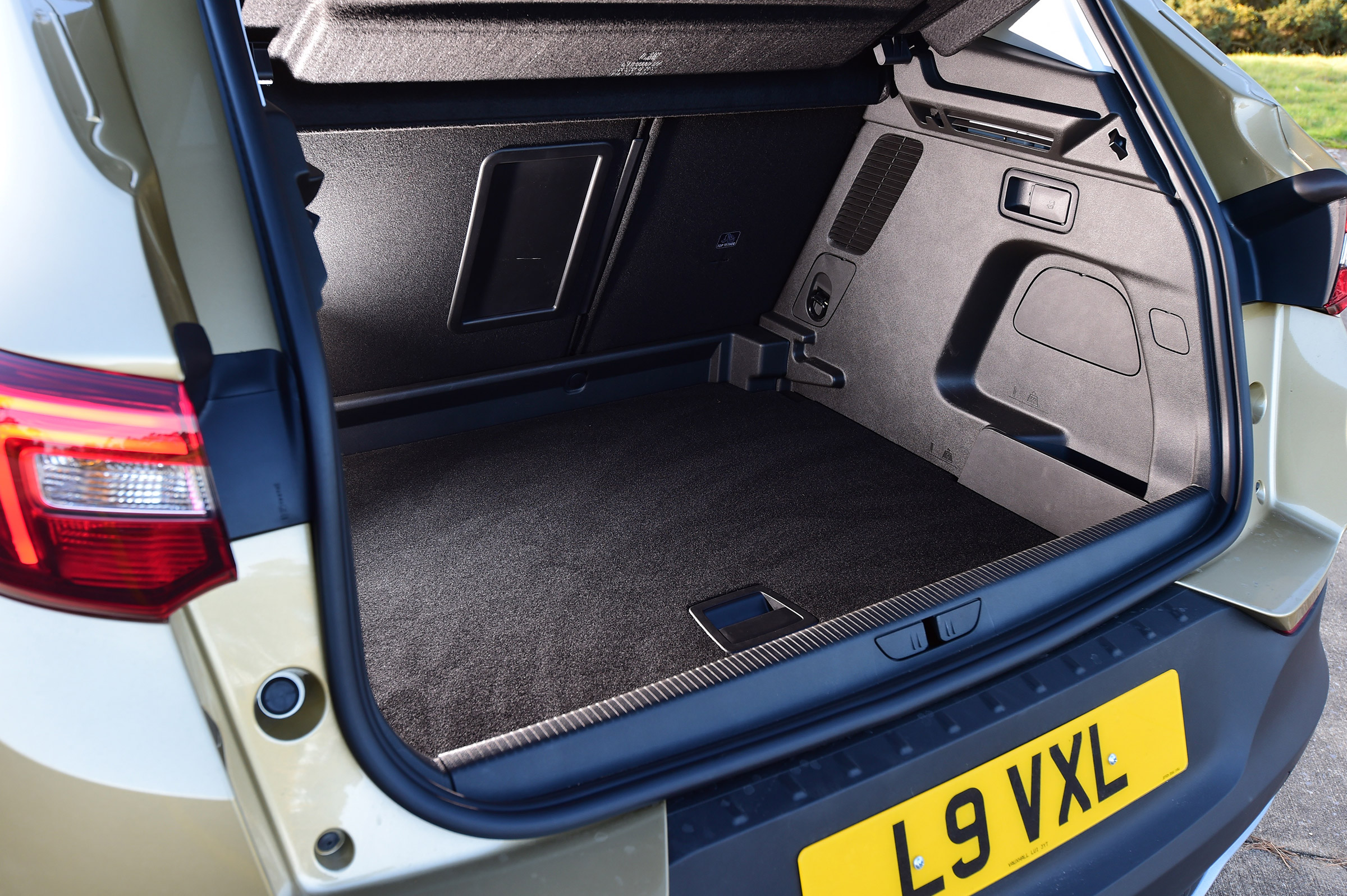 Vauxhall Grandland X - boot