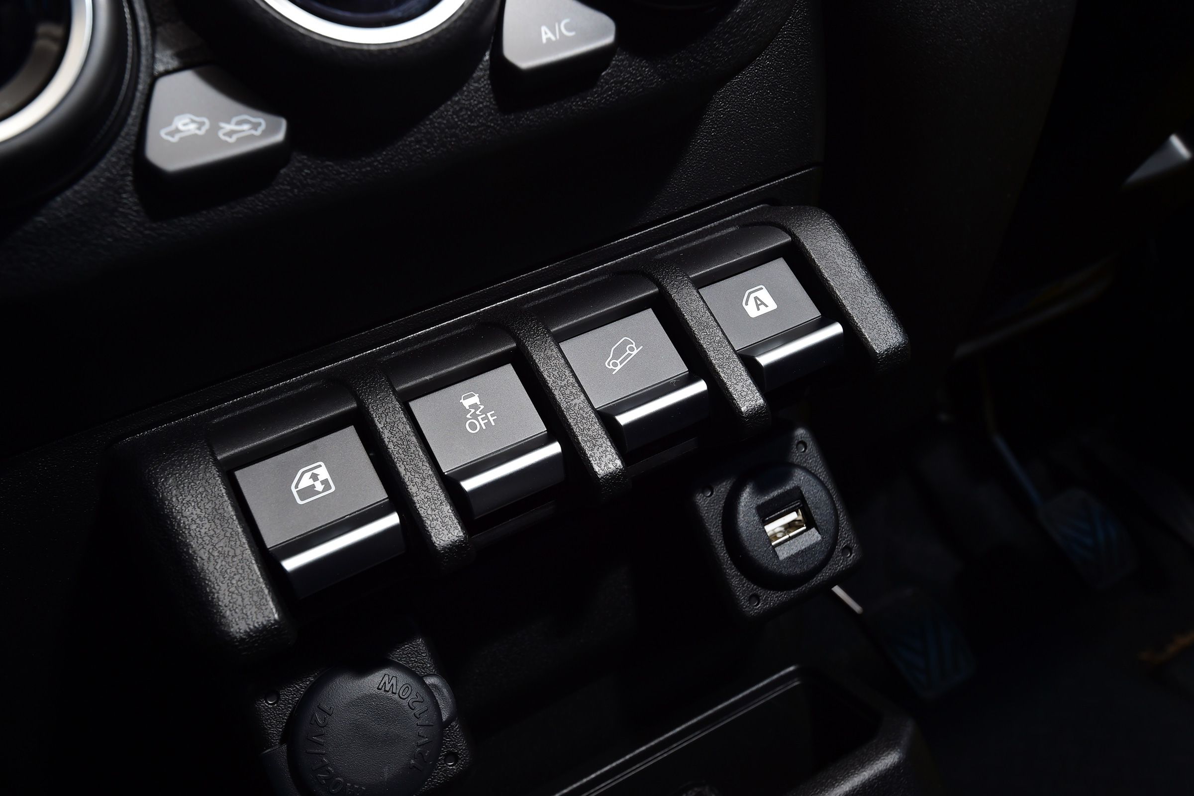 Suzuki Jimny - switches
