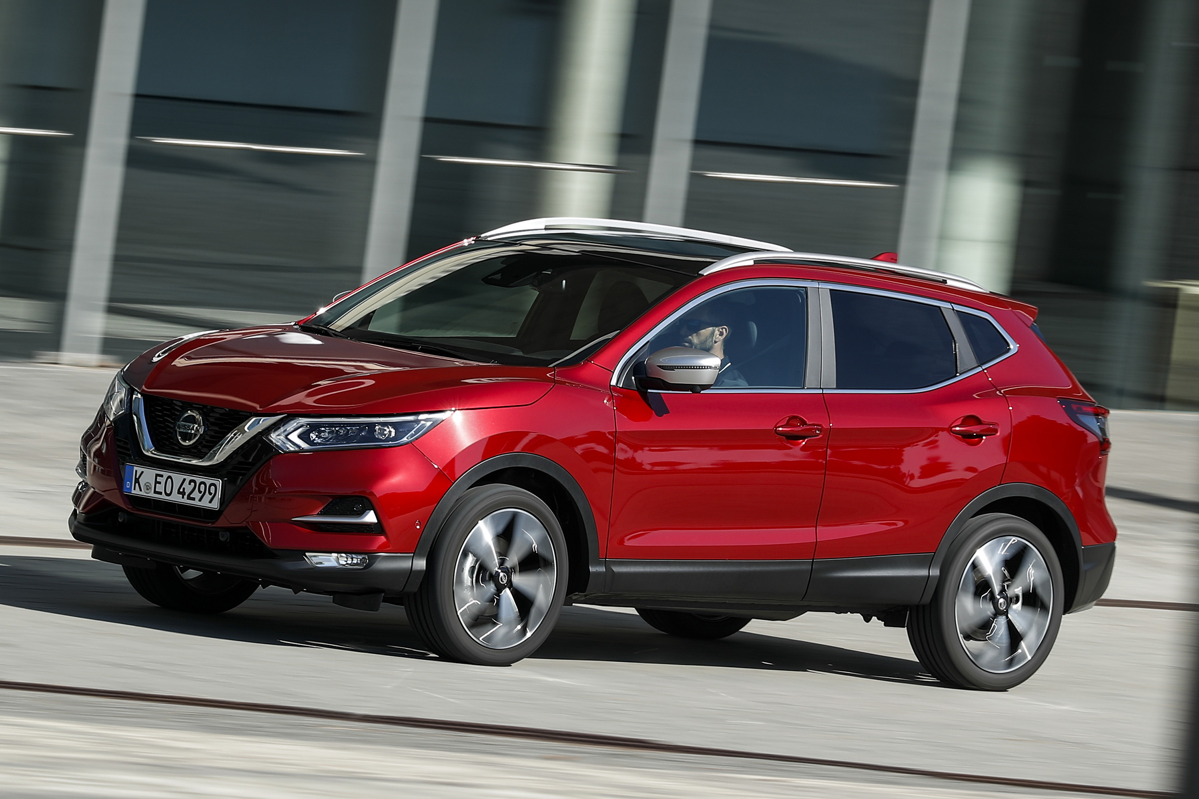 Nissan Qashqai - side 3/4