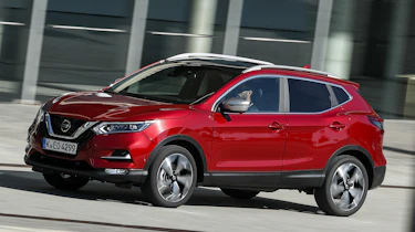 Nissan Qashqai - side 3/4