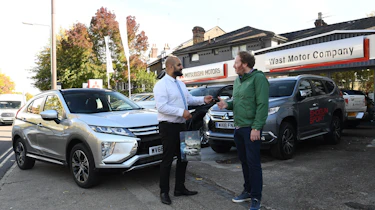 Mitsubishi Eclipse Cross - handing over the keys