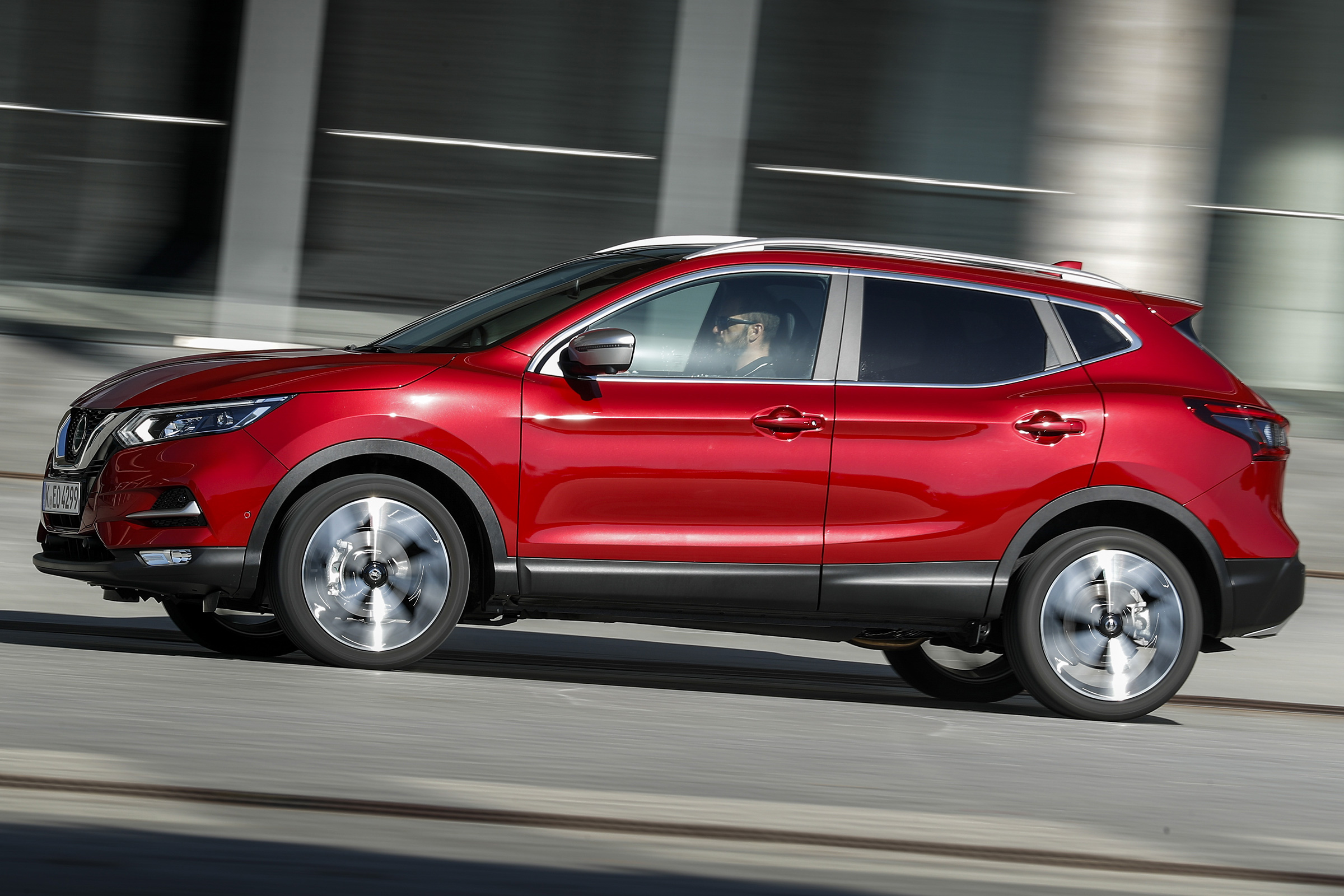 Nissan Qashqai - side