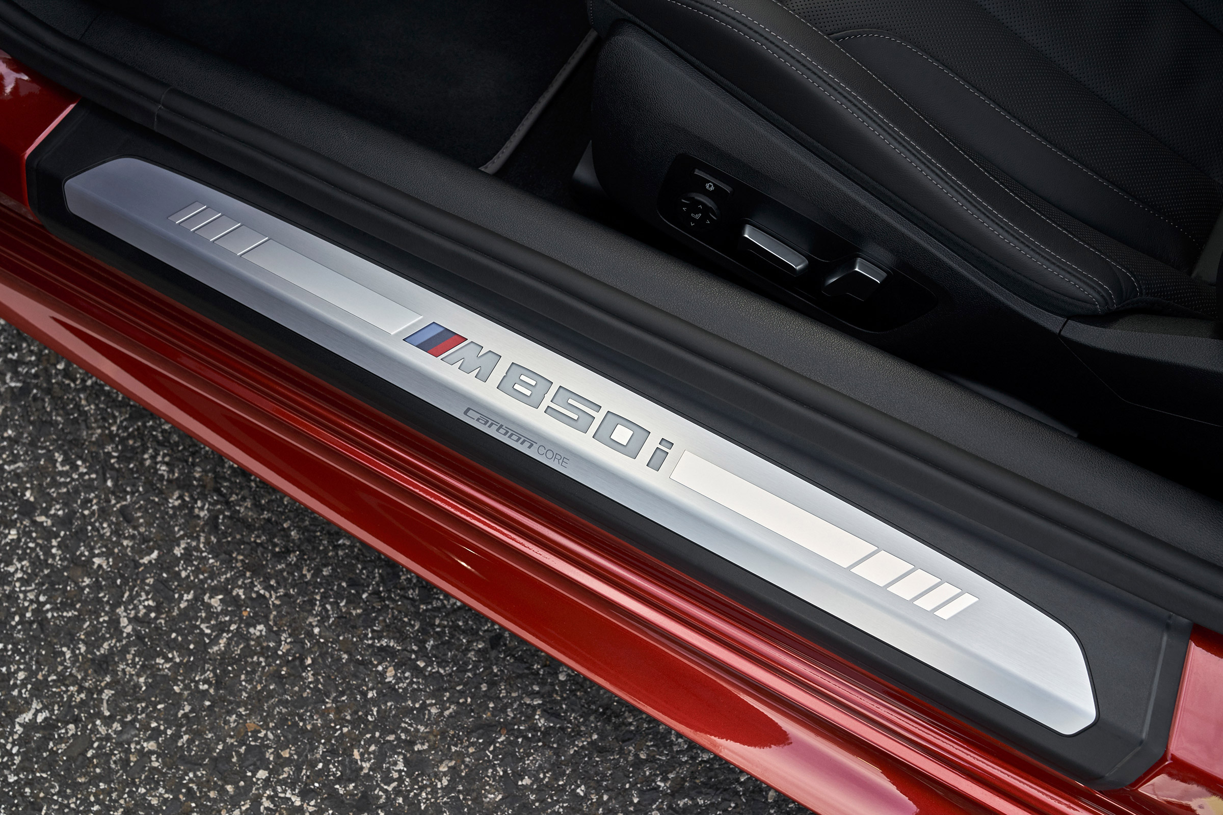 BMW 8 Series - sill