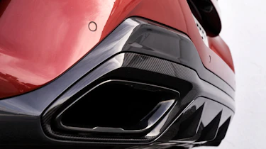 BMW 8 Series - exhaust