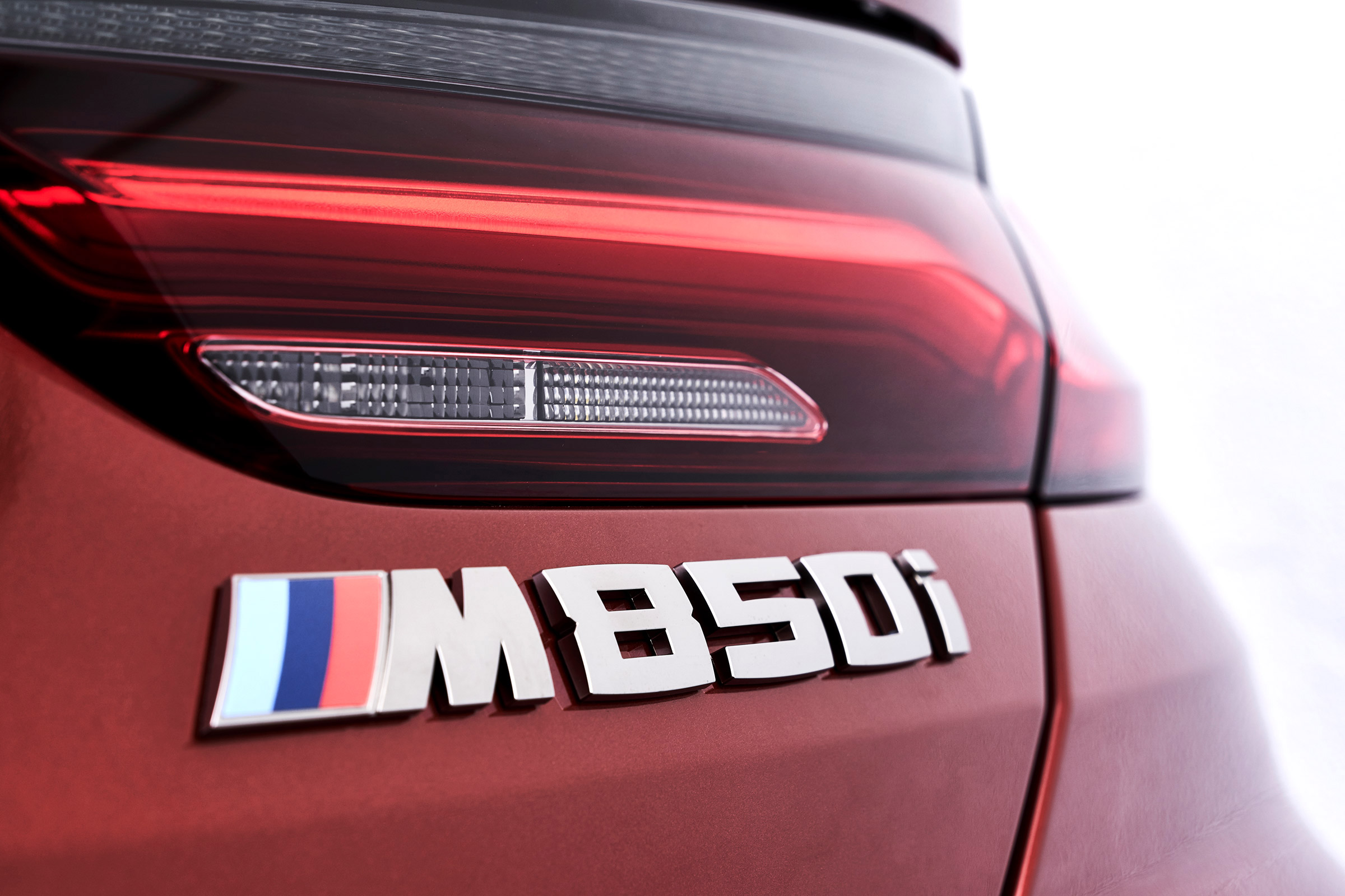 BMW 8 Series - M850i badge