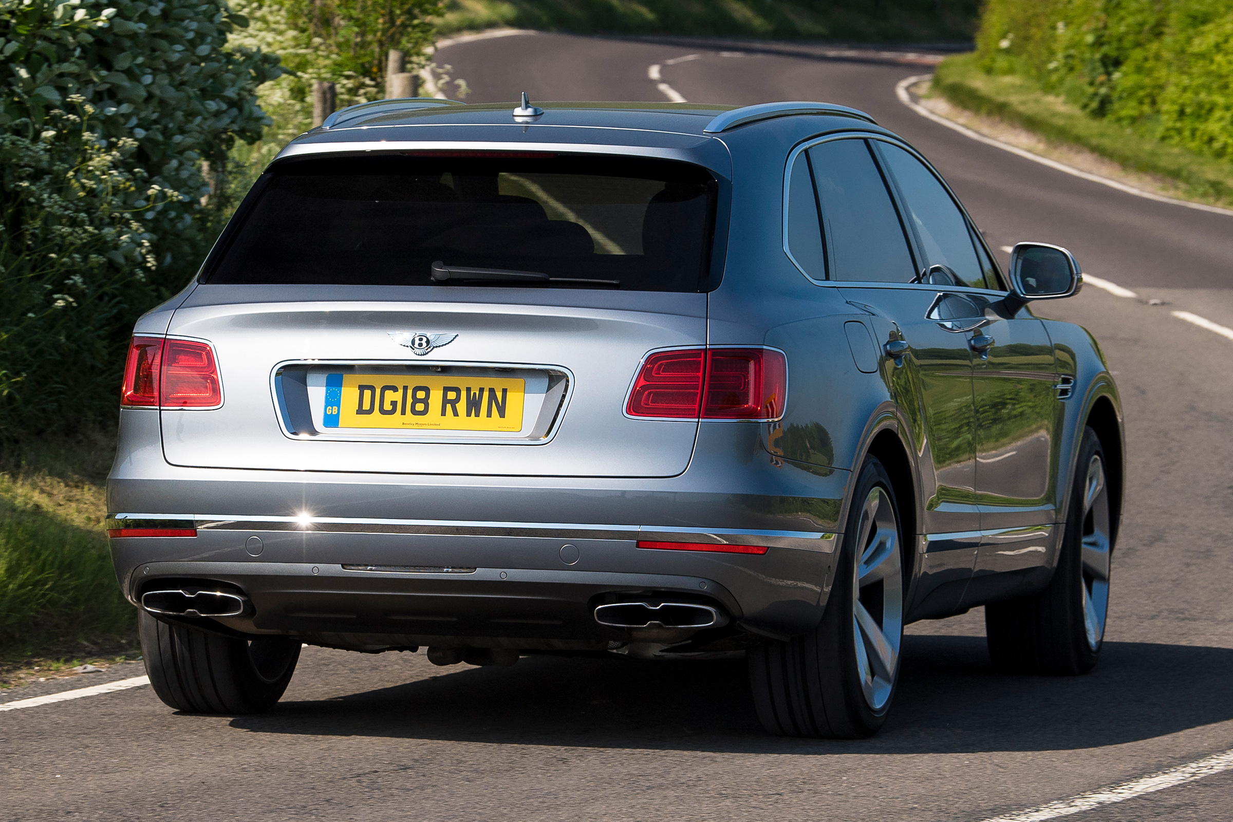Bentley Bentayga V8 - Rear Tracking