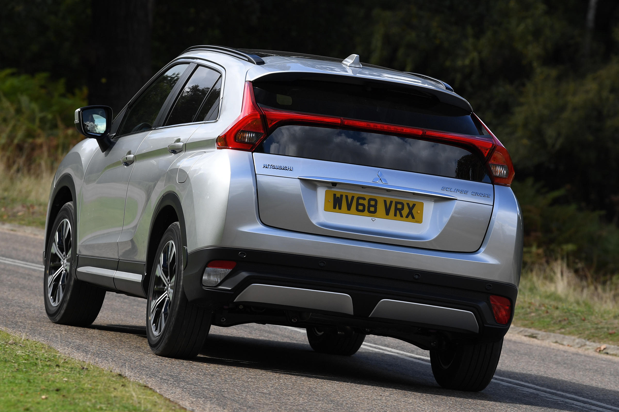 Mitsubishi Eclipse Cross - Rear Cornering