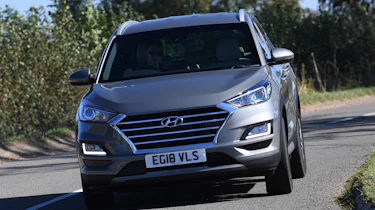 Hyundai Tucson 48v - front cornering