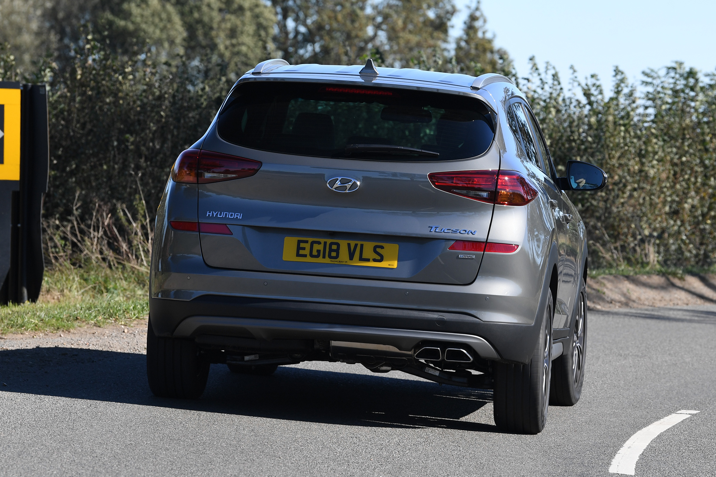 Hyundai Tucson 48v - rear cornering