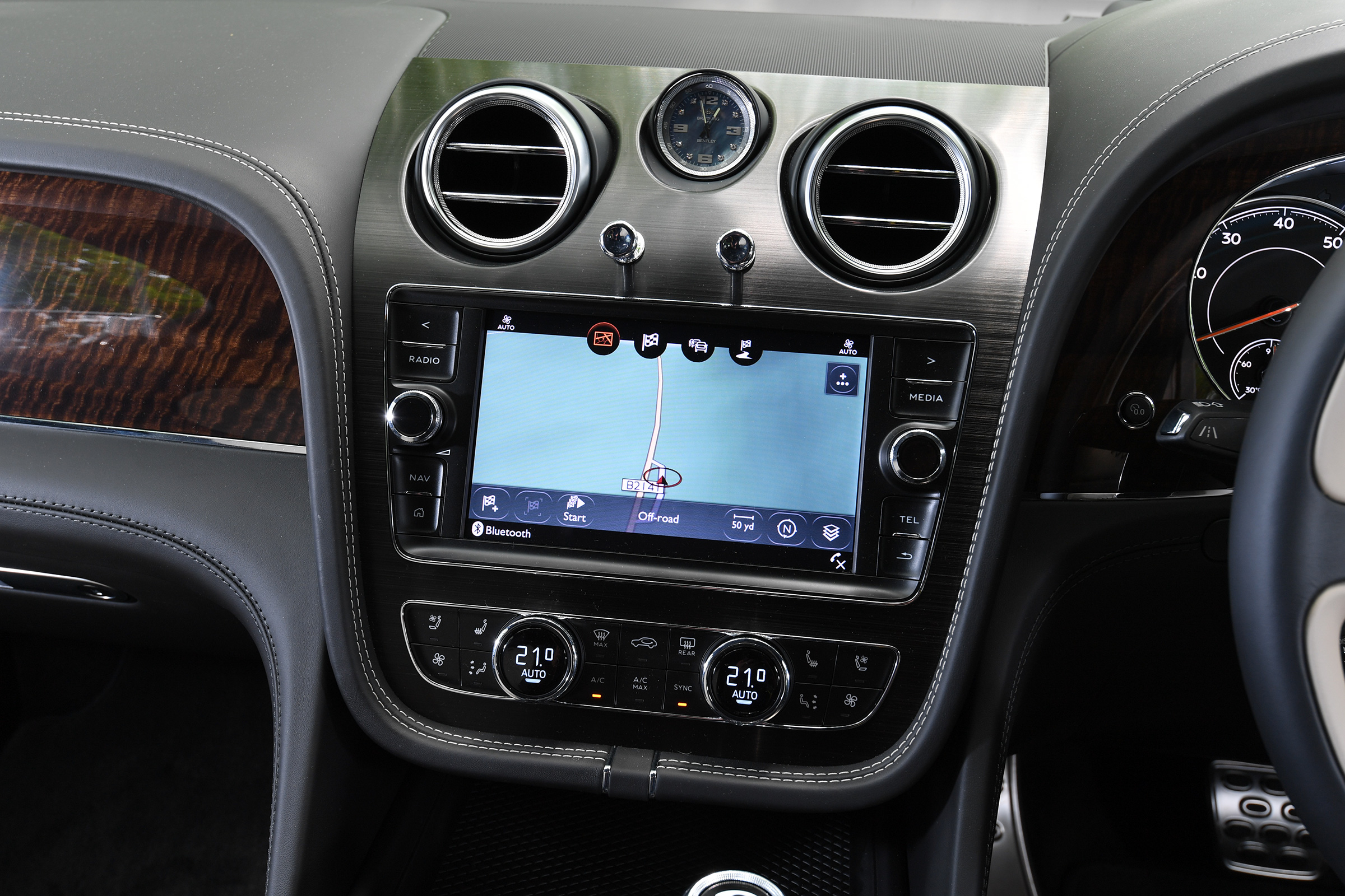 Bentley Bentayga V8 - Navigation