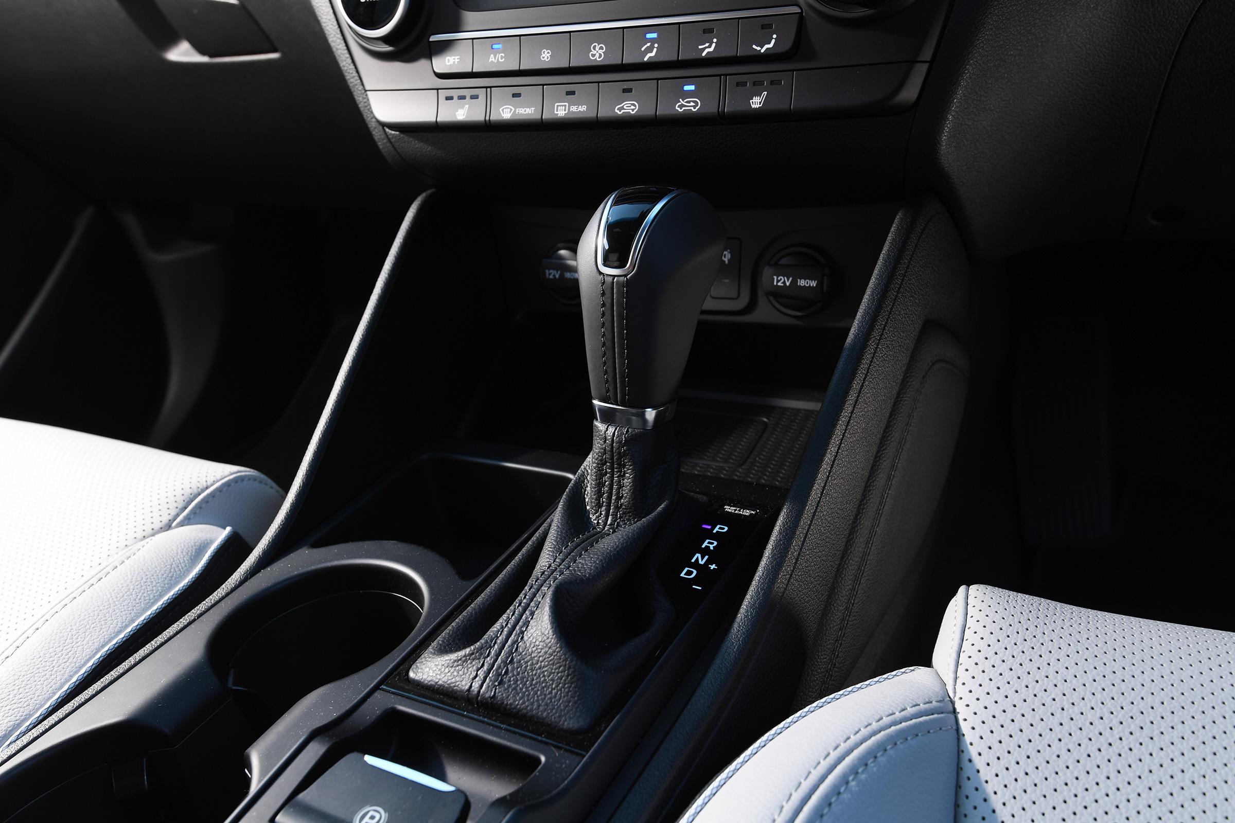 Hyundai Tucson 48v - gearstick