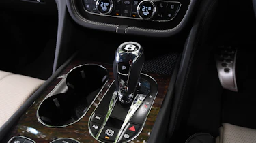 Bentley Bentayga V8 - Gearstick