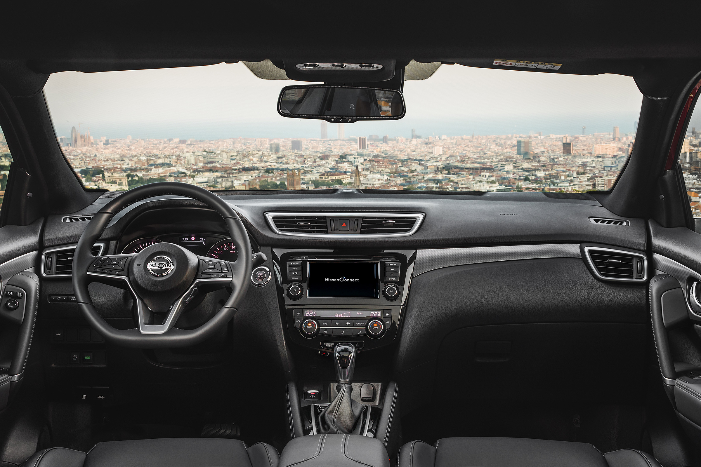 Nissan Qashqai - interior