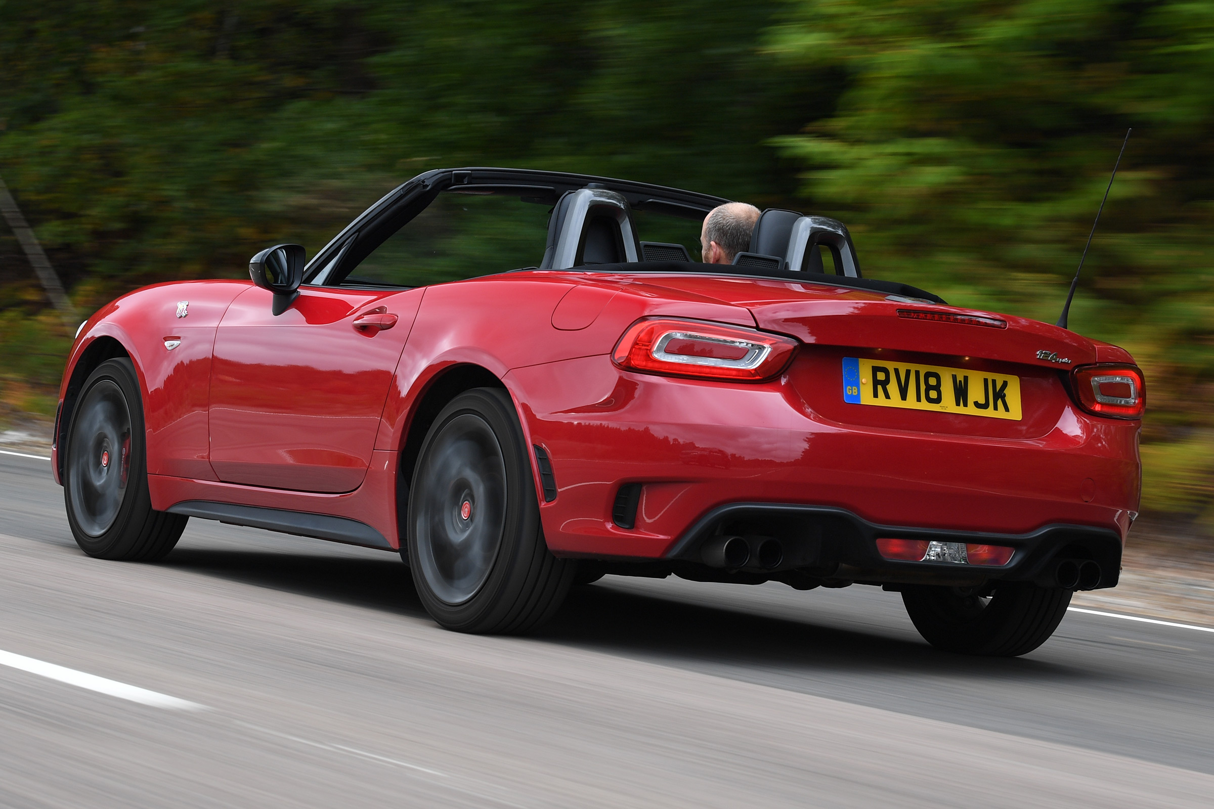 abarth 124 spider tracking rear