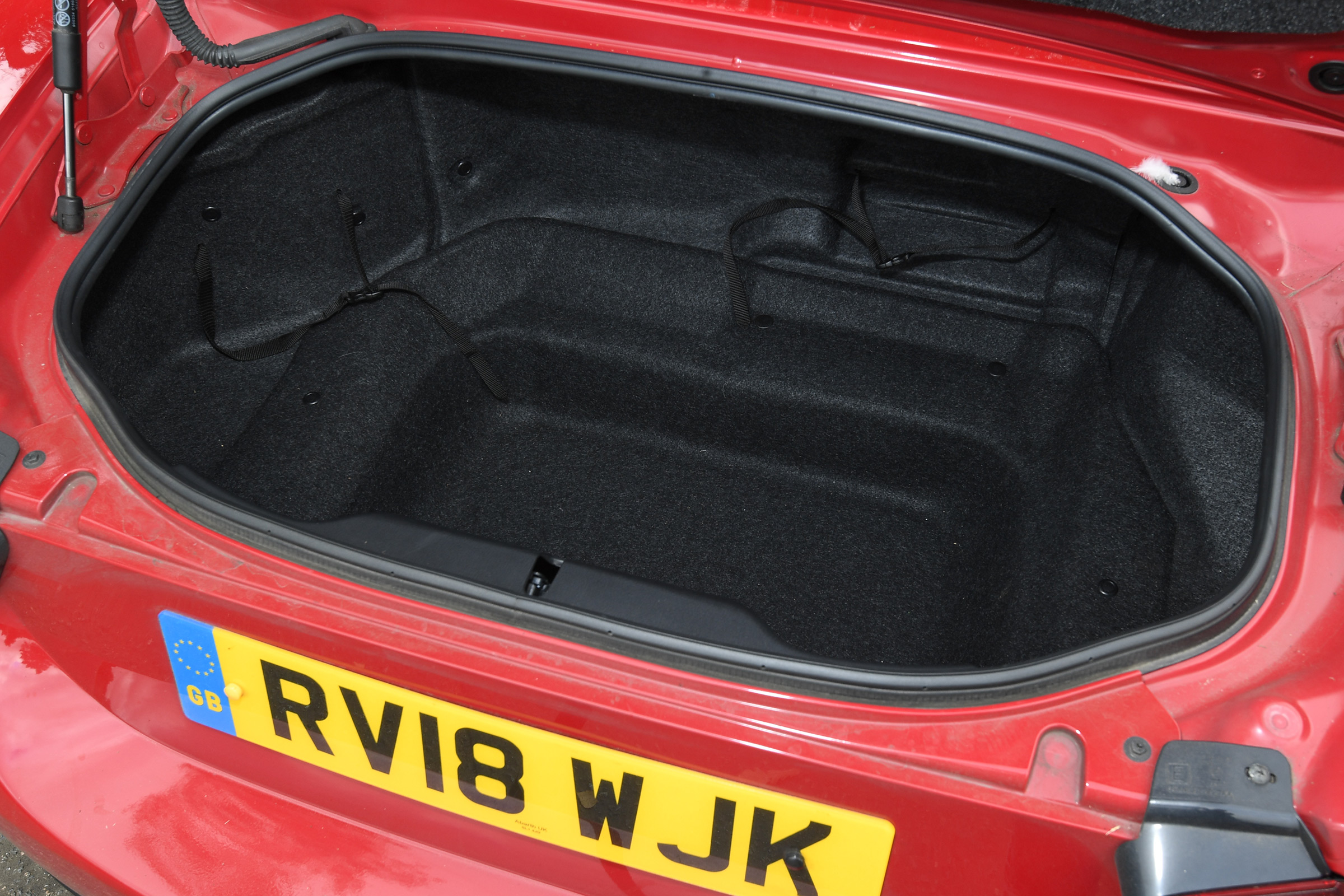 abarth 124 spider boot