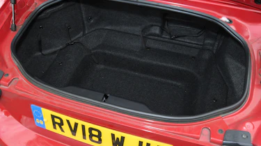 abarth 124 spider boot