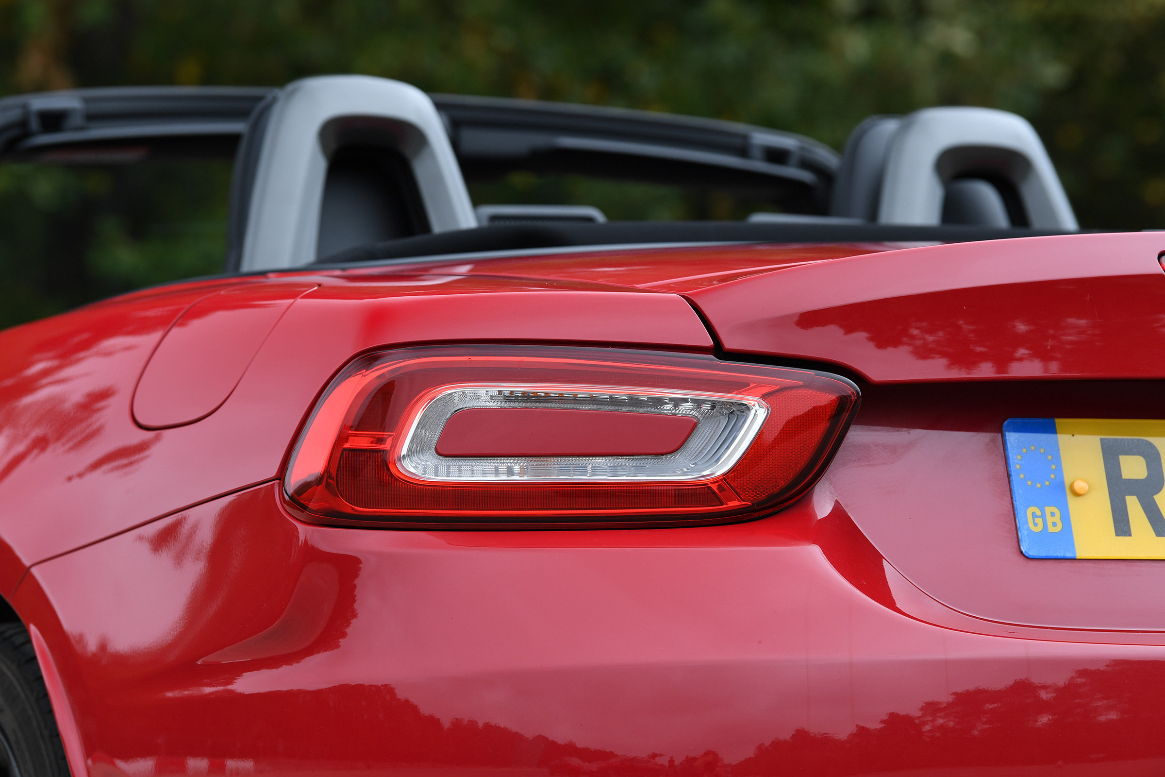abarth 124 spider rear light
