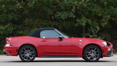 abarth 124 spider profile roof up