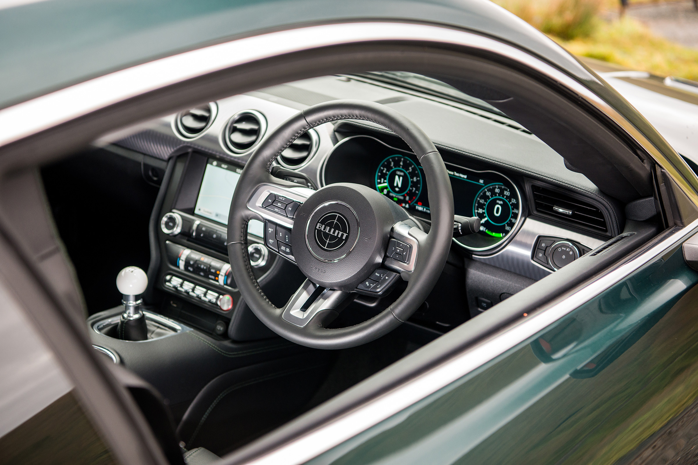 ford mustang bullitt interior dash