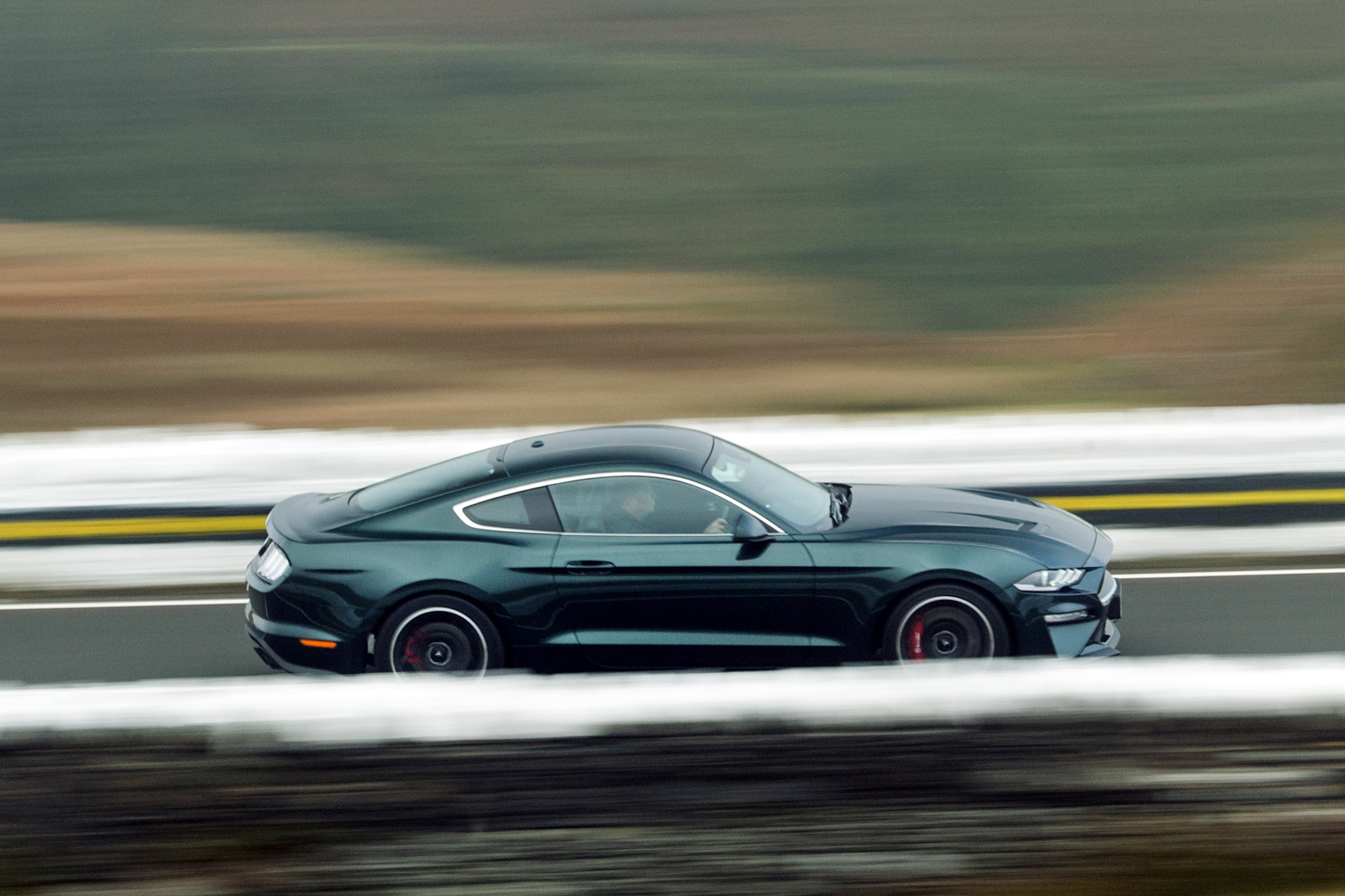 ford mustang bullitt side profile