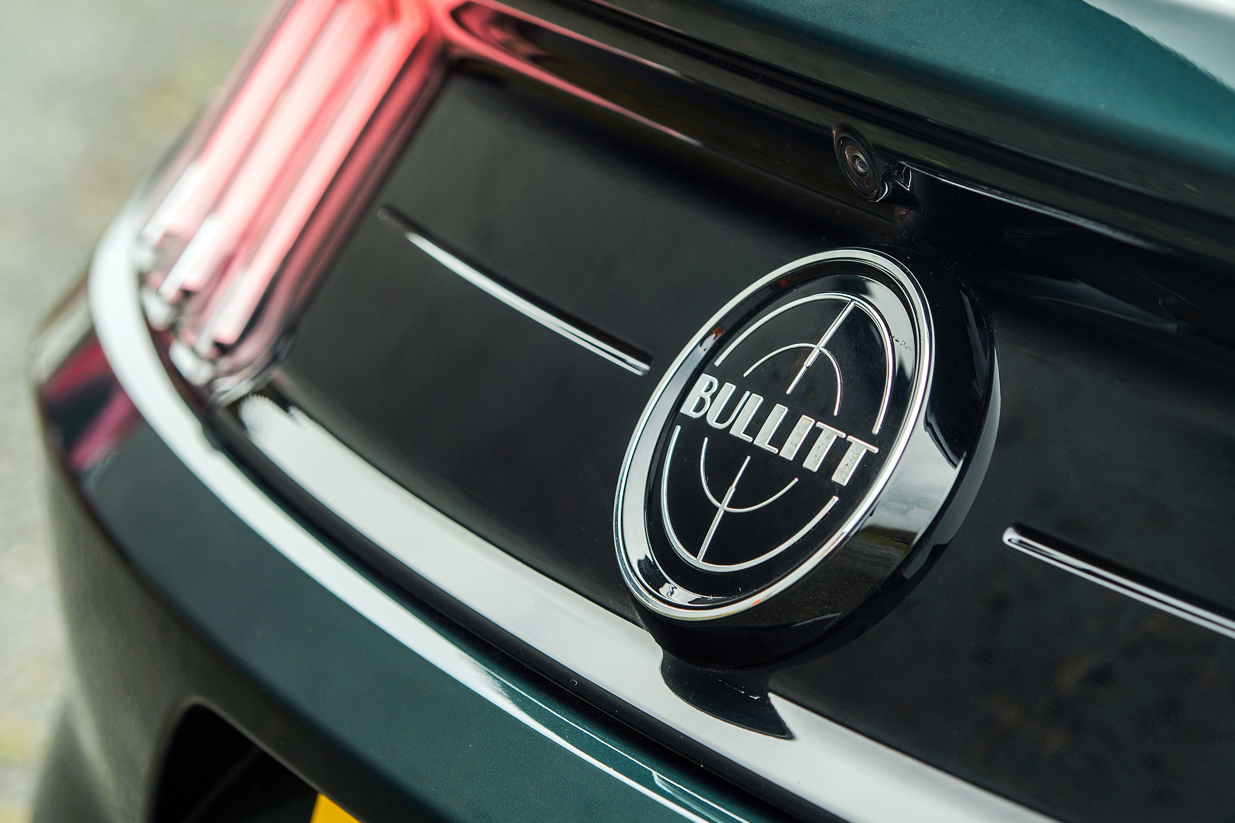 ford mustang bullitt badge