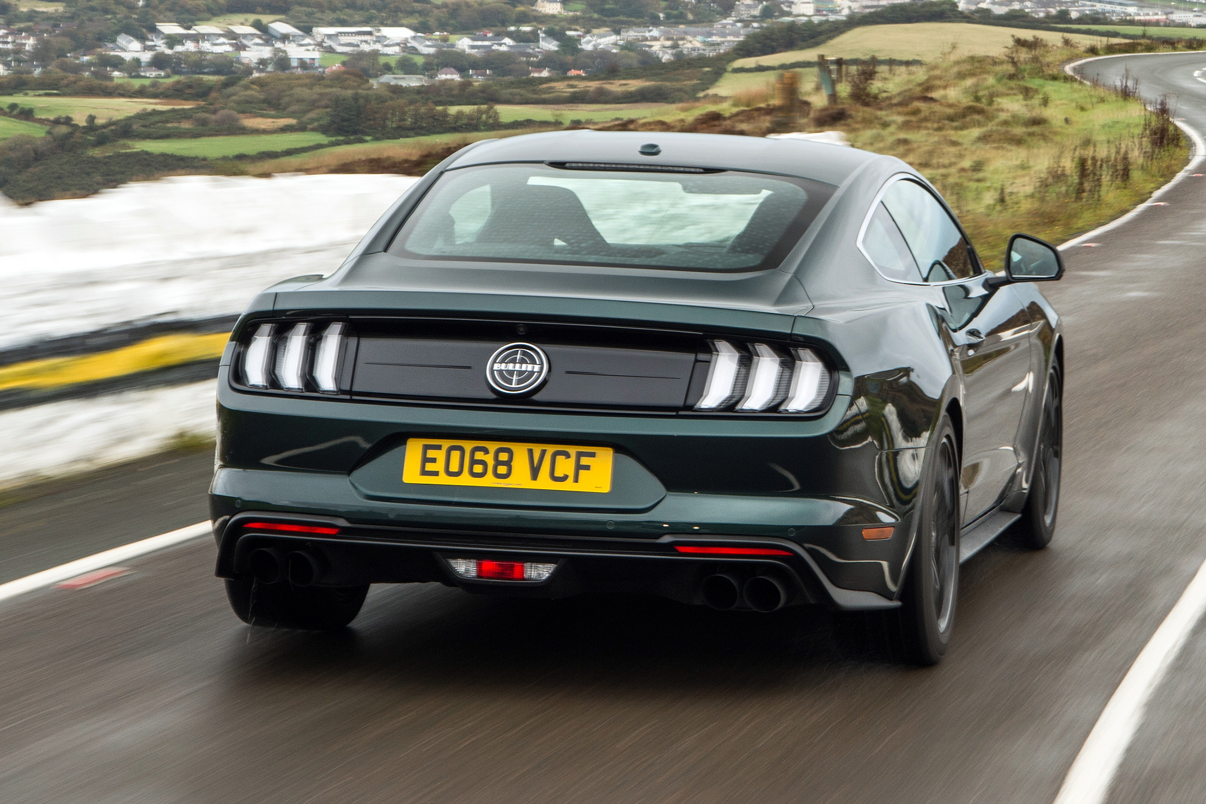 ford mustang rear tracking