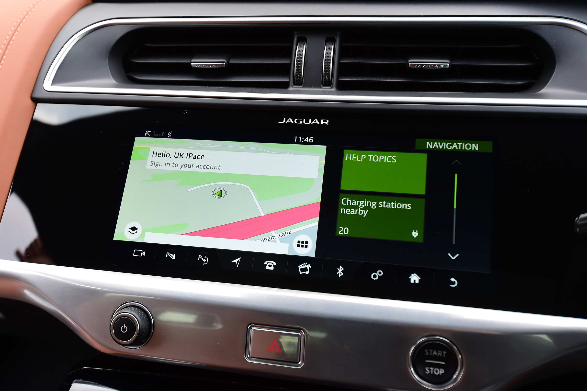 Jaguar I-Pace infotainment