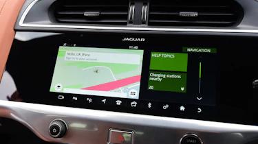 Jaguar I-Pace infotainment