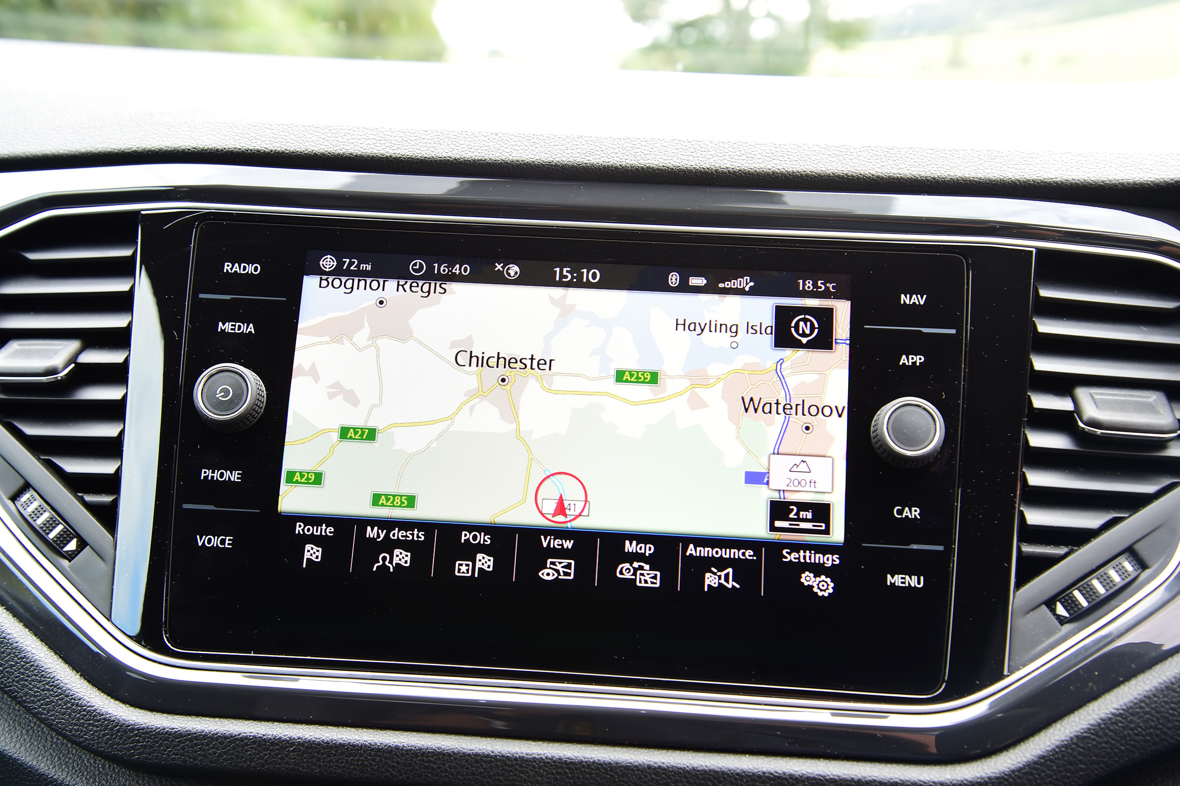 vw t-roc infotainment
