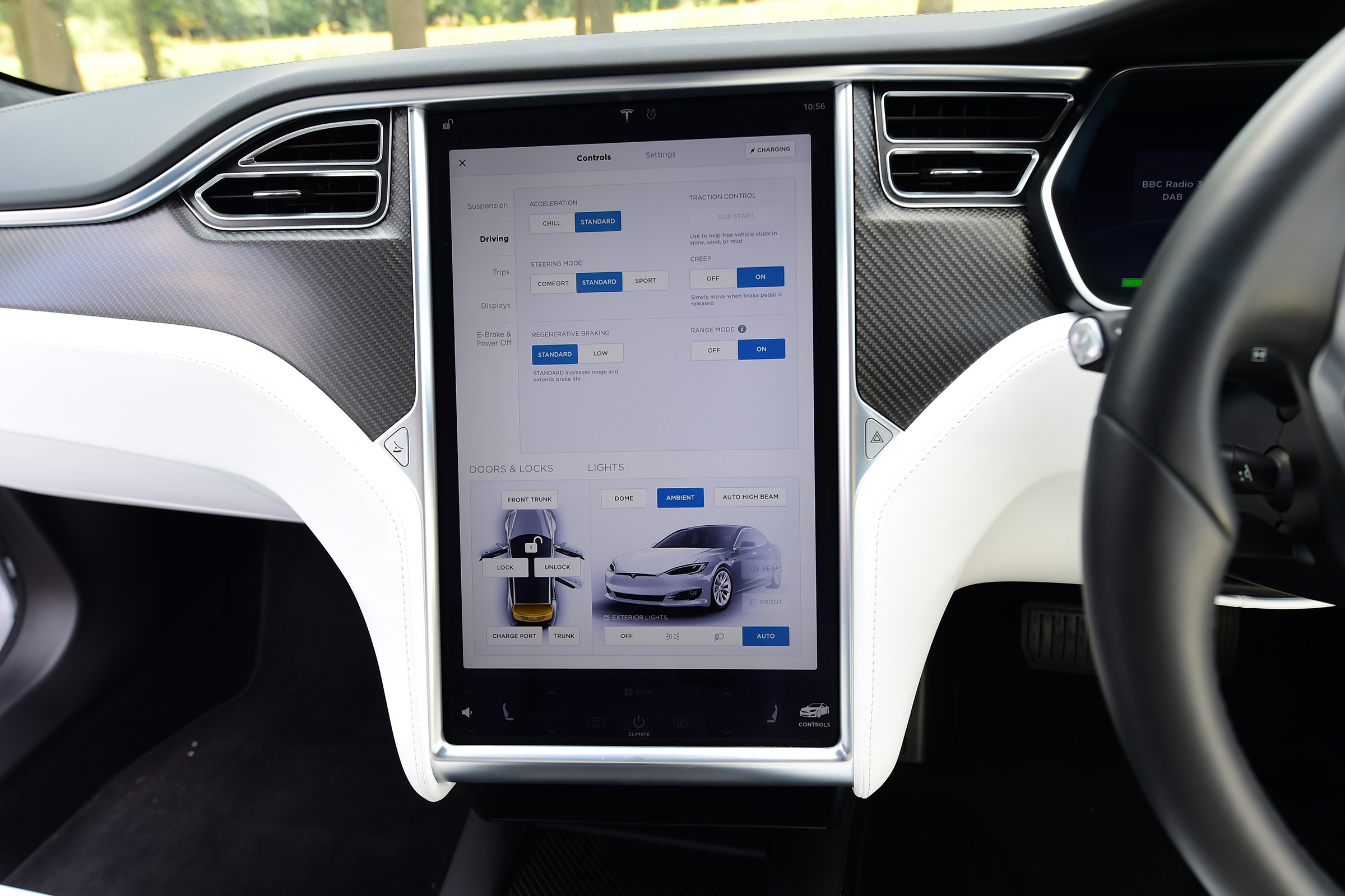 tesla model s interior infotainment screen