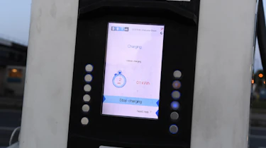 Charge station screen