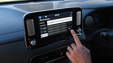 Finger touchscreen