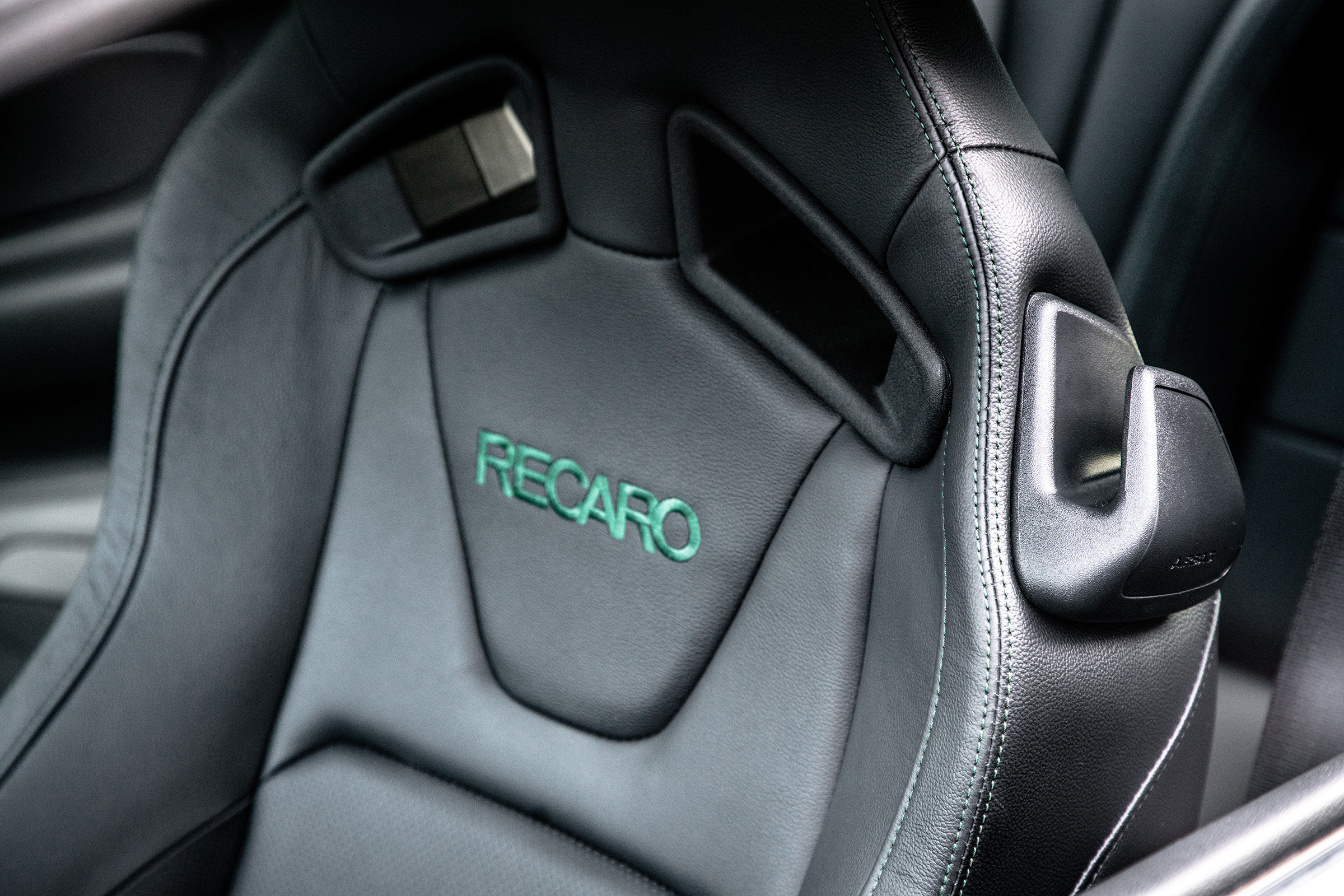 ford mustang bullitt interior recaro seats