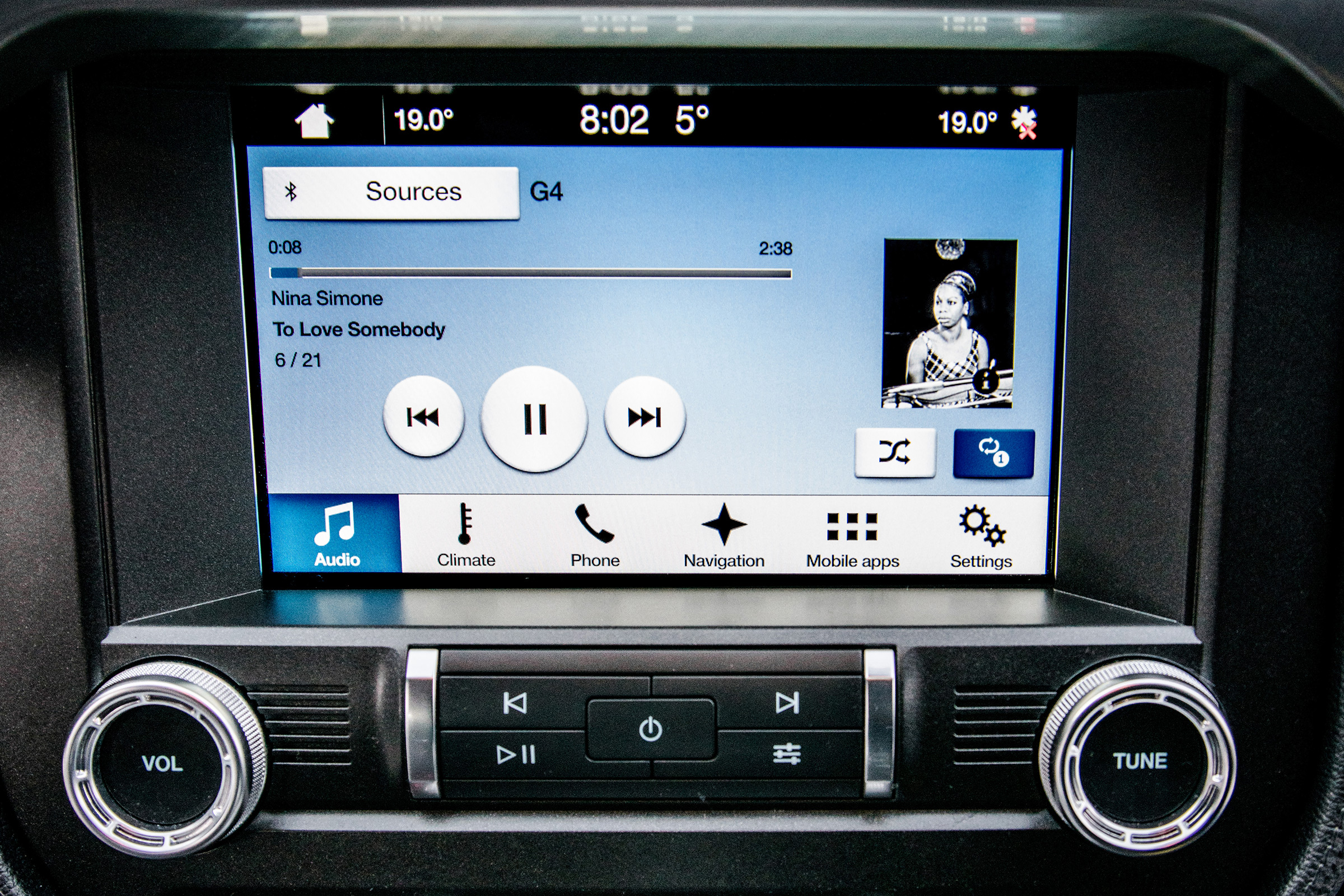ford mustang bullitt infotainment