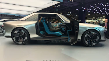 Peugeot e-Legend revealed in Paris