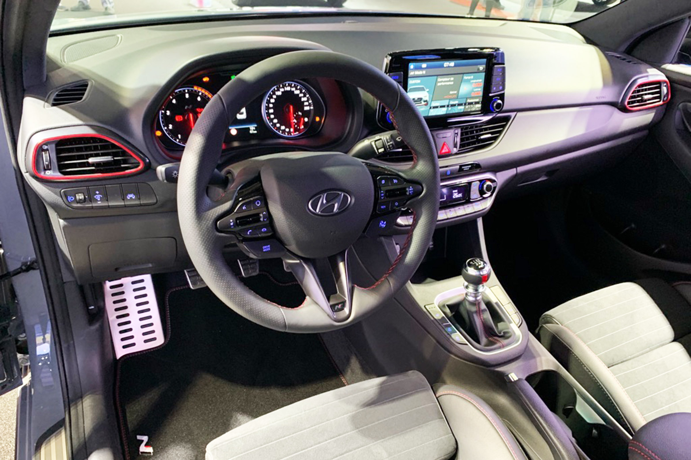 Hyundai i30 Fastback N - Paris dash