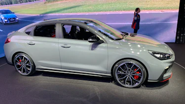 Hyundai i30 Fastback N - Paris side