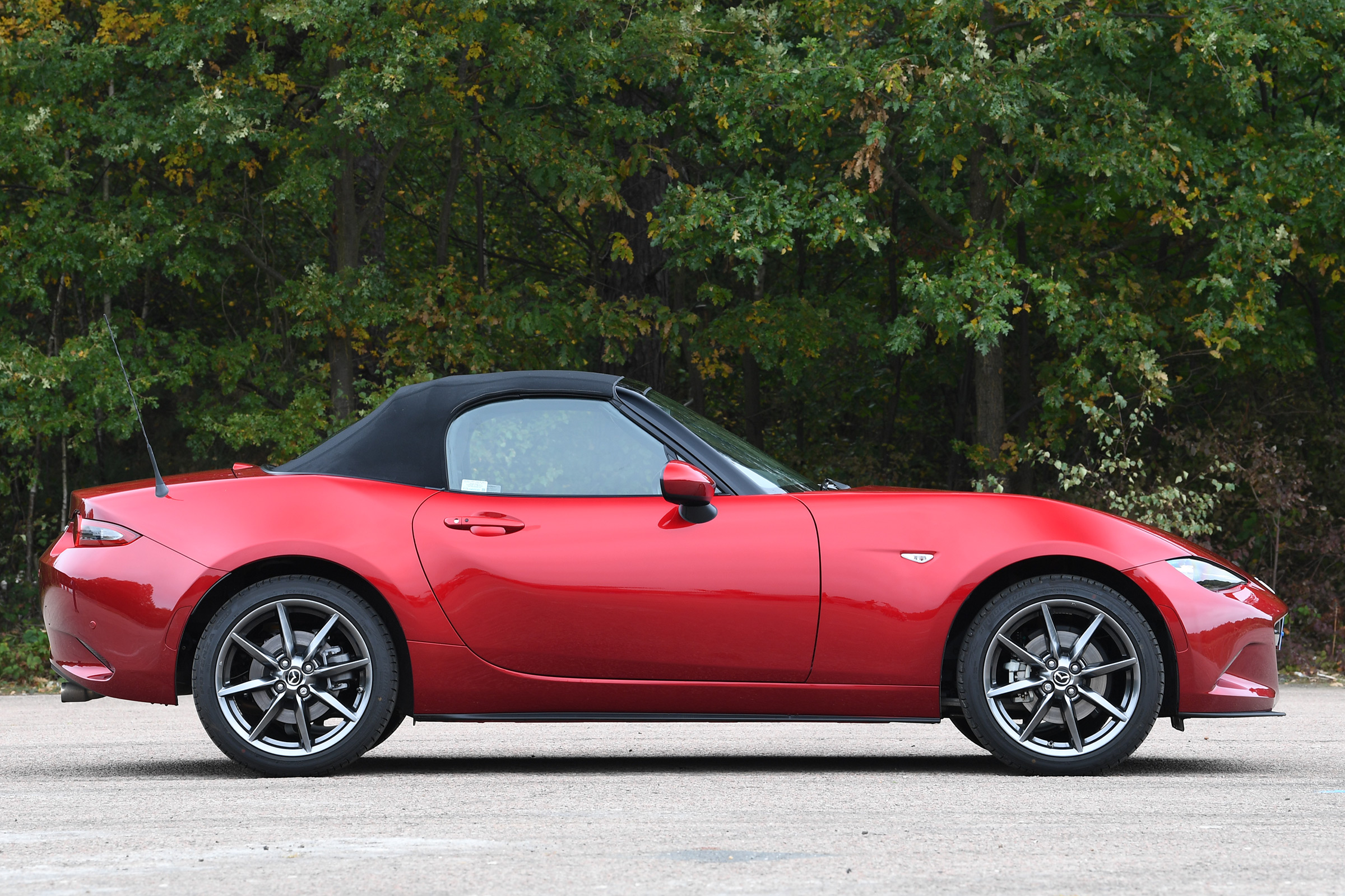 mazda mx-5 static profile roof up