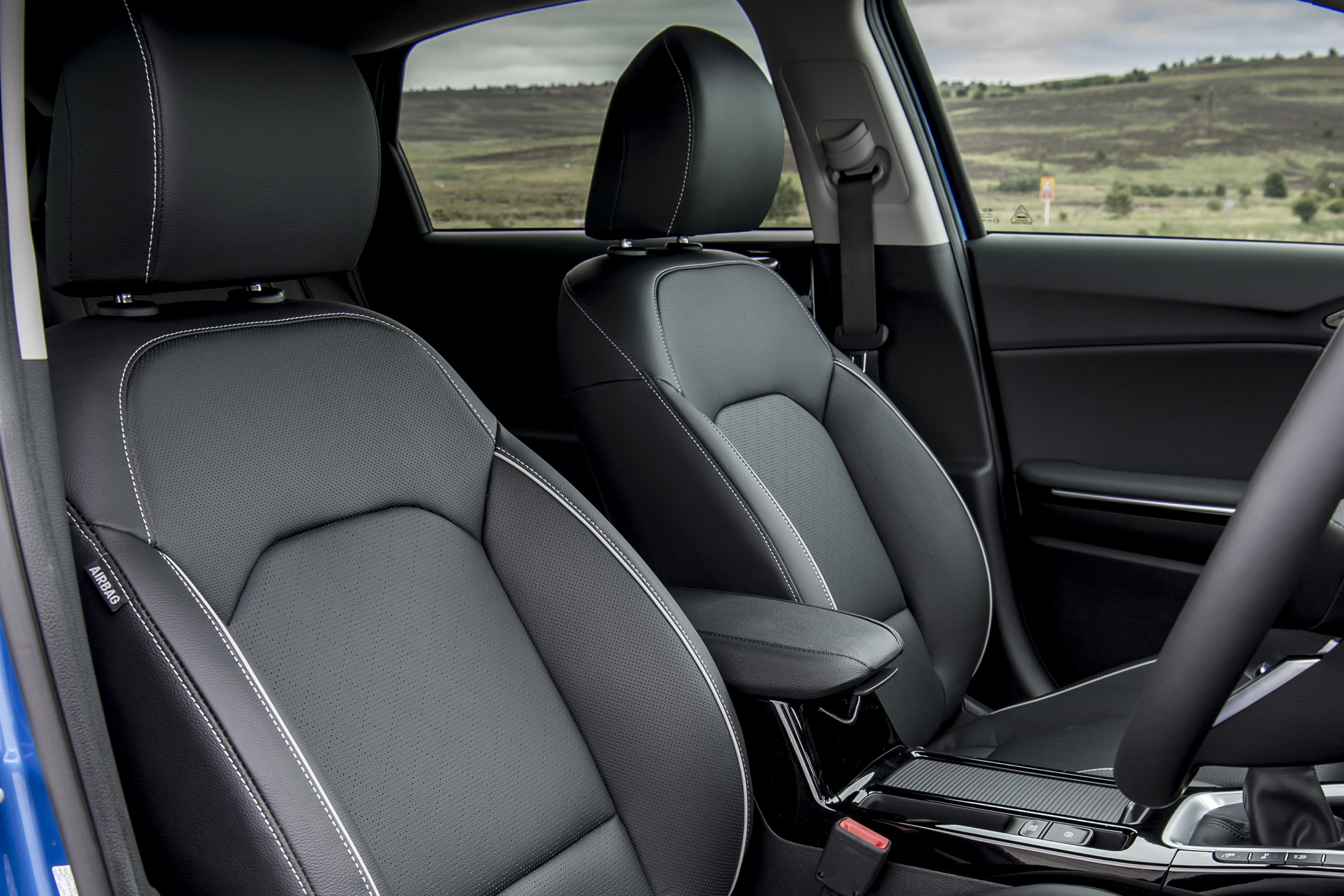 New Kia Ceed interior front
