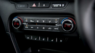 New Kia Ceed centre console buttons