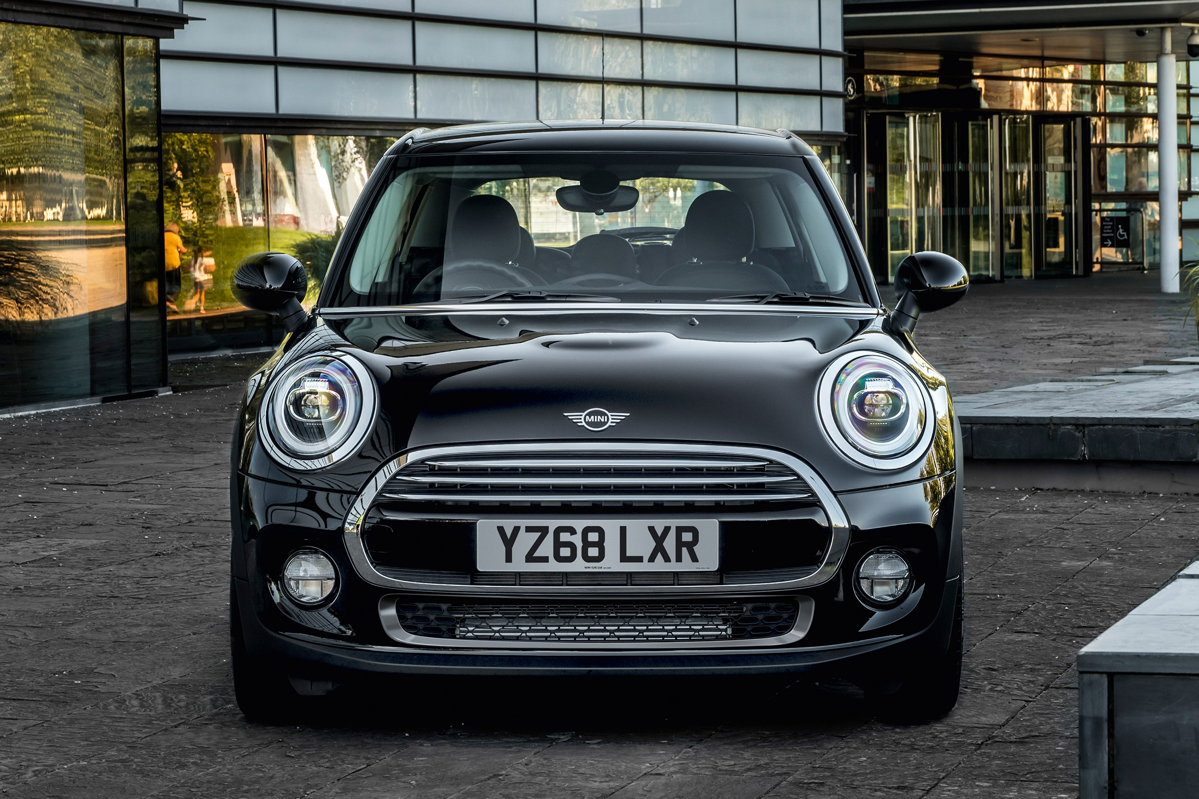 MINI Exclusive - full front