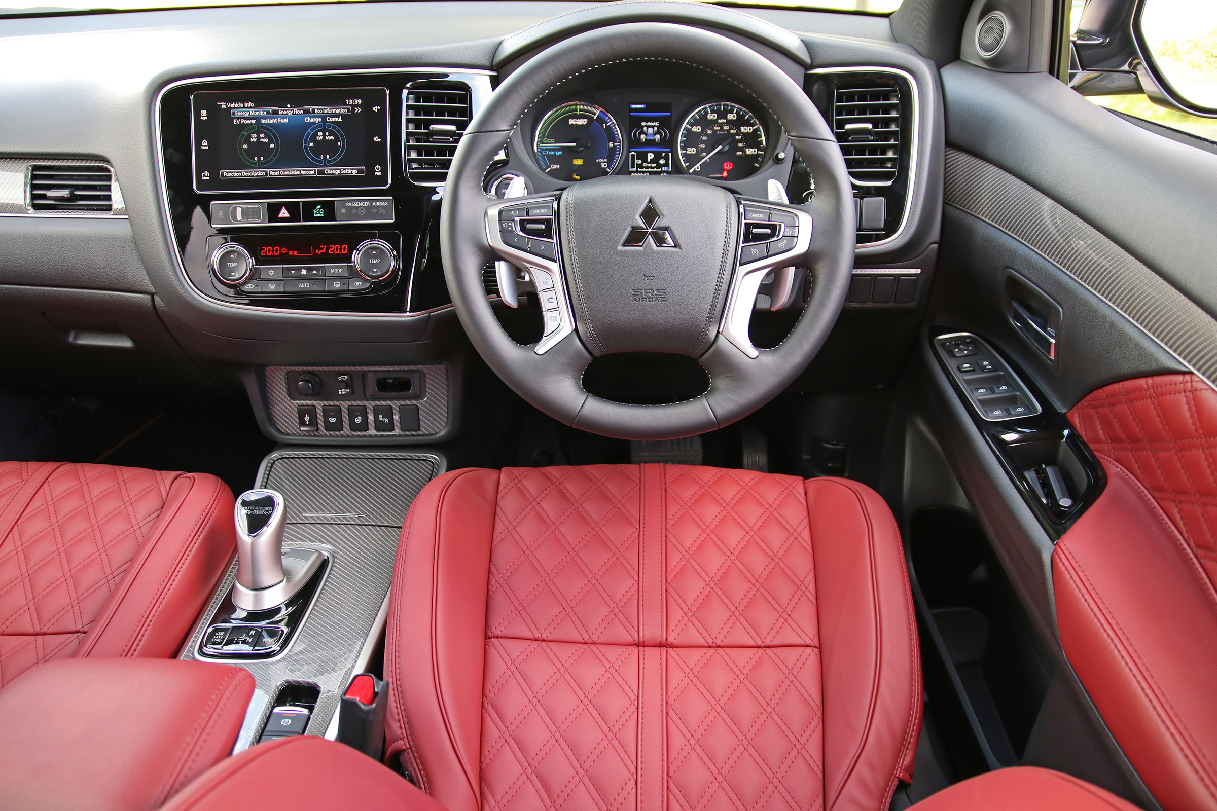 New Mitsubishi Outlander PHEV interior